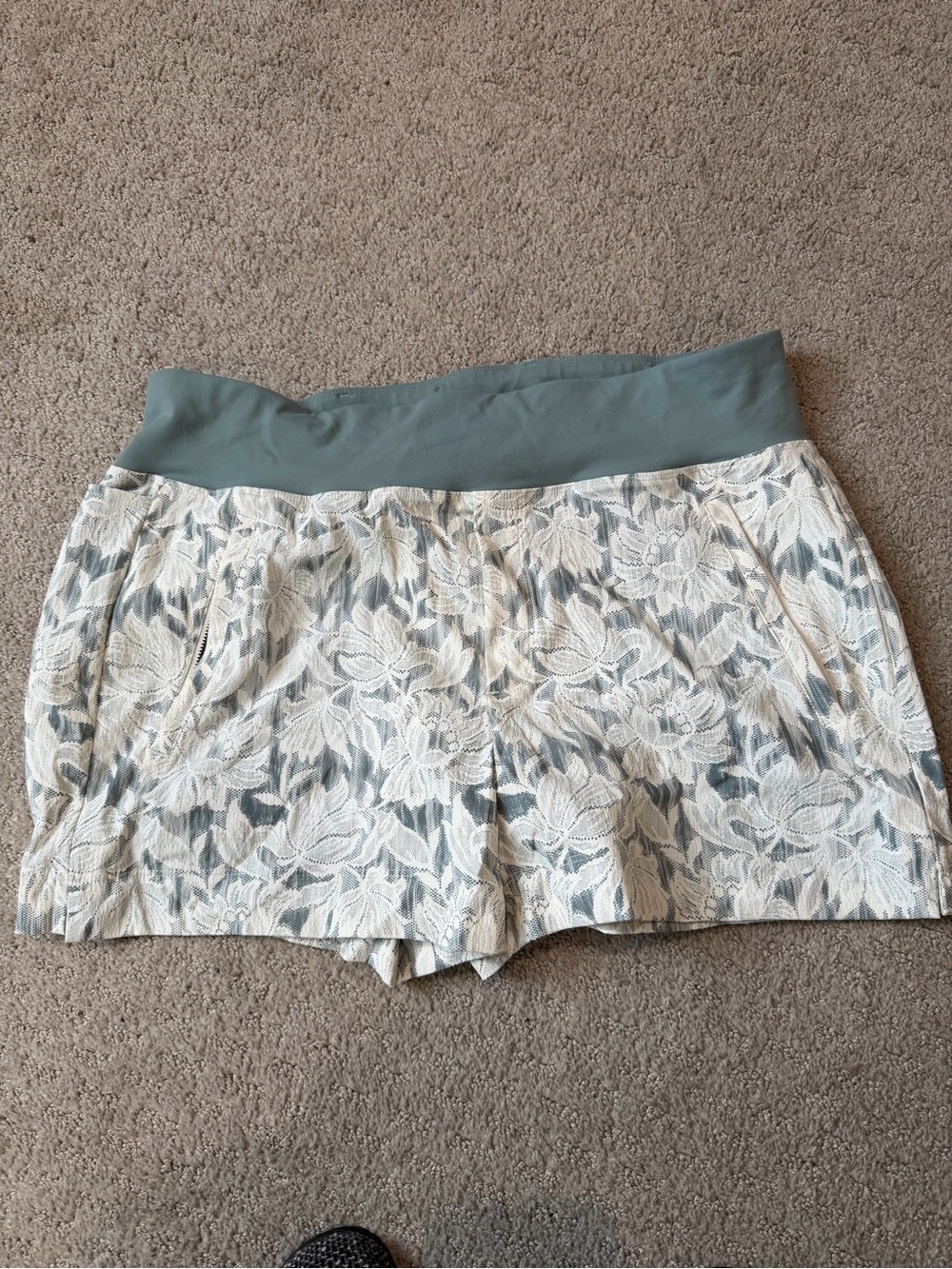Athleta Light Sage Trekkie Athletic Shorts size 10